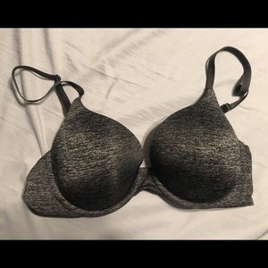 LIKE NEW Victoria’s Secret bra